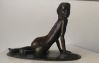 EURYDICE1/8 : Bronze, H 27cm, nue, assise aux enfers, attend en vain son mari