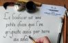 Calligraphie chancelière avec plume scroll
