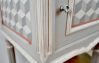 décor cubes superposés réalisés à mains levées sur chevet 1900